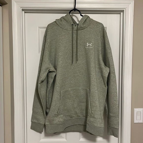 Under Armour Other - Under Armour Sweatshirt